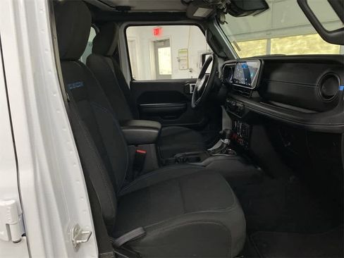 Used 2024 Jeep Wrangler Rubicon image 19