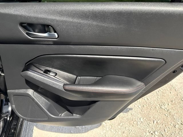 Used 2024 Nissan Altima 2.5 SR FWD image 16