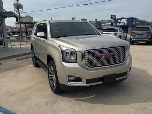 Used 2017 GMC Yukon Denali w/ Open Road Package RWD image 3