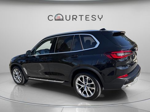 Used 2023 BMW X5 xDrive40i w/ Premium Package image 6