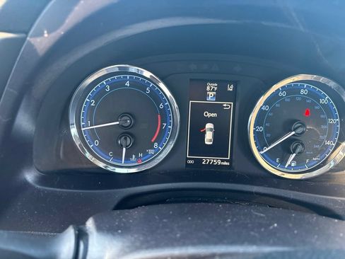Used 2019 Toyota Corolla SE FWD image 12
