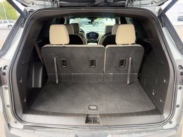 Used 2023 Chevrolet Traverse LT w/ LPO, Cargo Package AWD/4WD image 6
