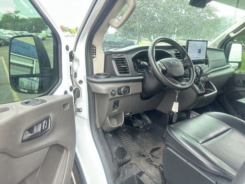 Used 2022 Ford Transit 250 Low Roof RWD image 18