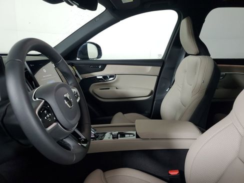 New 2026 Volvo XC90 T8 Ultra w/ Protection Package Premier AWD/4WD image 23