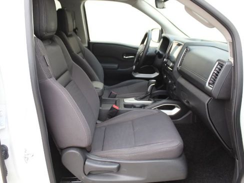 Used 2024 Nissan Frontier SV image 37