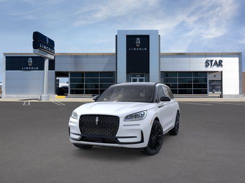 New 2026 Lincoln Corsair Reserve w/ Jet Appearance Package FWD image 2