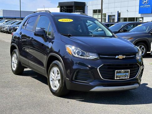 Used 2022 Chevrolet Trax LT w/ LT Convenience Package AWD/4WD image 5