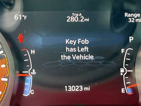 Used 2023 Jeep Compass Latitude image 12