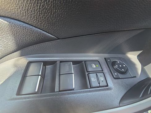 Used 2025 Toyota RAV4 SE AWD/4WD image 25