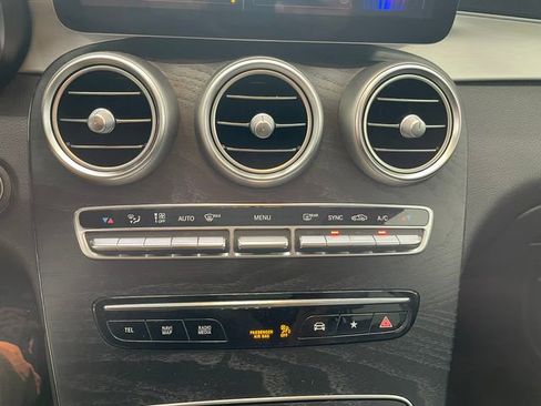Used 2021 Mercedes-Benz GLC 300 image 39
