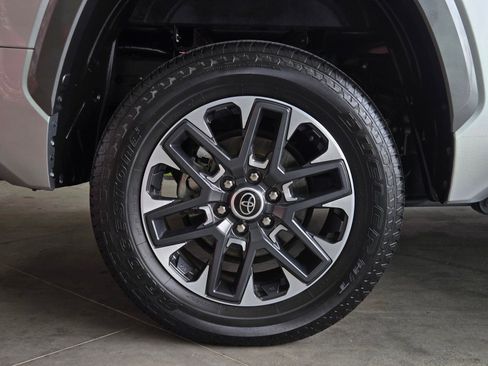 Used 2023 Toyota Tundra Limited image 5