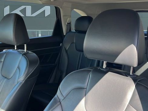 Certified 2025 Kia Sorento SX image 11