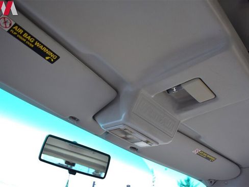 Used 2002 Volkswagen Eurovan MV FWD image 17
