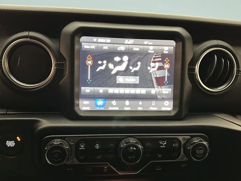 Used 2022 Jeep Wrangler Unlimited Sahara w/ Cold Weather Group image 23