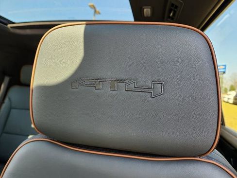 Used 2025 GMC Yukon AT4 w/ AT4 Premium Package image 13