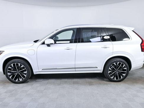 New 2026 Volvo XC90 T8 Plus w/ Protection Package Premier image 2