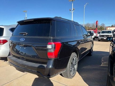 Used 2021 Ford Expedition Limited AWD/4WD image 4