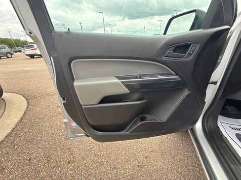 Used 2018 Chevrolet Colorado W/T w/ WT Convenience Package AWD/4WD image 15