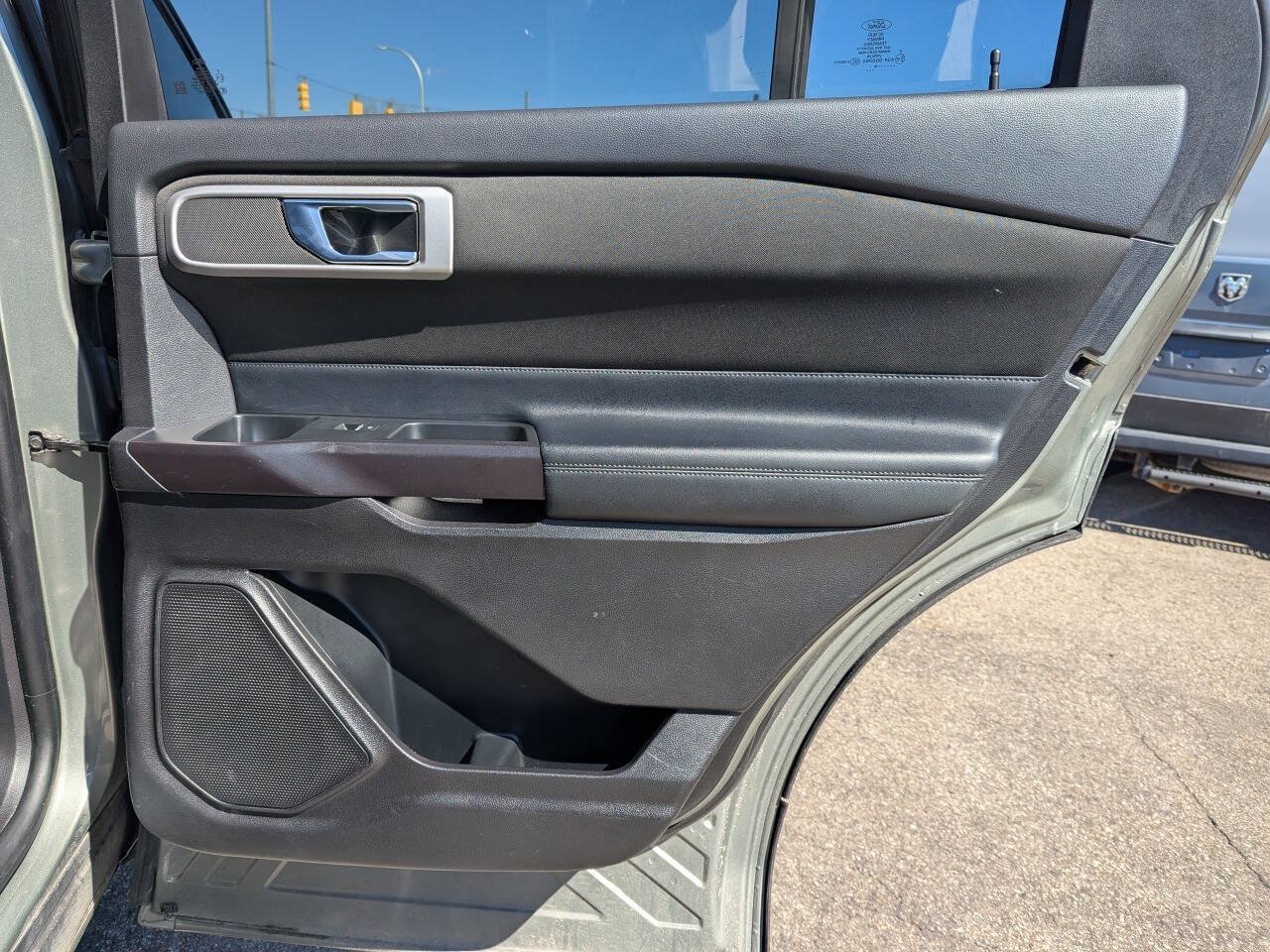 Used 2020 Ford Explorer XLT w/ Comfort Package AWD/4WD image 19
