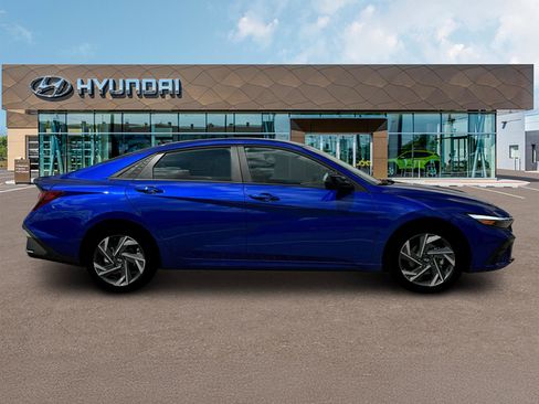 New 2025 Hyundai Elantra Sport image 9