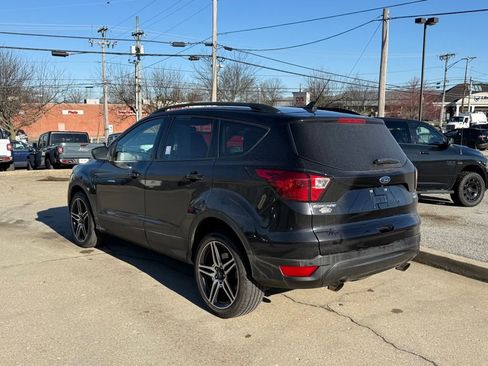 Used 2019 Ford Escape SEL image 8