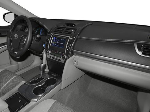 Used 2014 Toyota Camry XLE w/ Leather Package FWD image 17