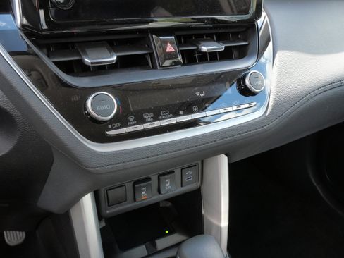 Certified 2025 Toyota Corolla Cross XLE AWD/4WD image 24