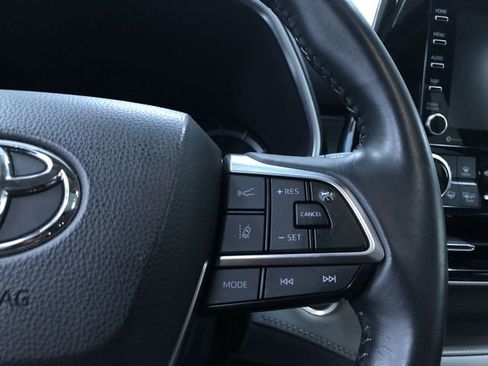 Certified 2021 Toyota Highlander XLE AWD/4WD image 26