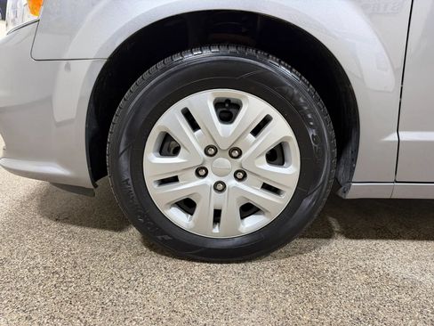Used 2019 Dodge Grand Caravan SE FWD image 55