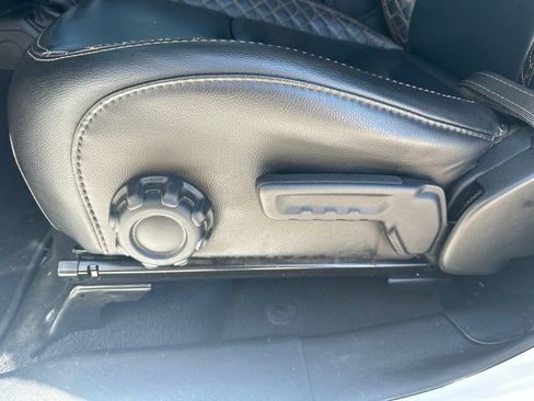 Used 2021 Jeep Wrangler Unlimited Sahara AWD/4WD image 15