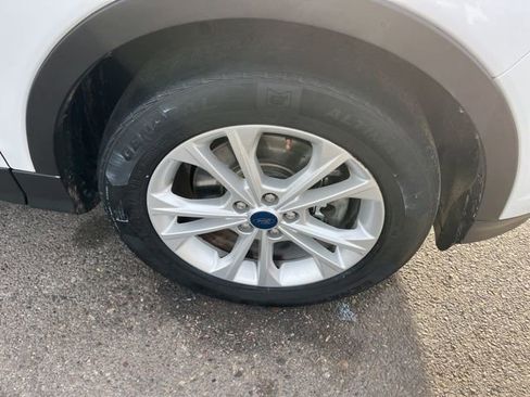 Used 2019 Ford Escape SE image 18