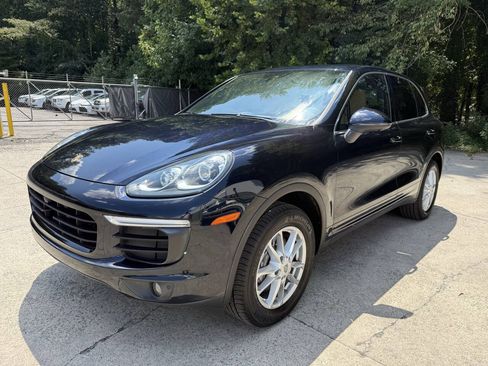 Used 2016 Porsche Cayenne AWD/4WD image 1