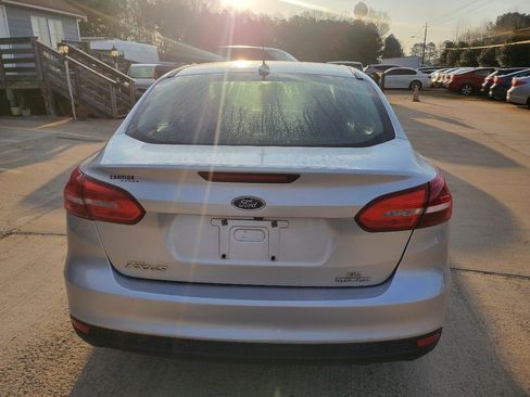 Used 2016 Ford Focus SE image 9