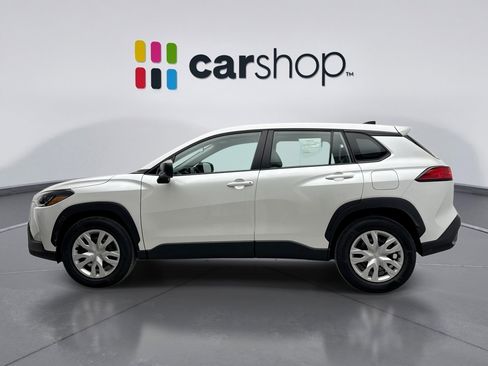 Used 2023 Toyota Corolla Cross L image 2