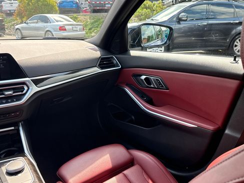 Used 2022 BMW 330i xDrive Sedan w/ M Sport Package AWD/4WD image 26