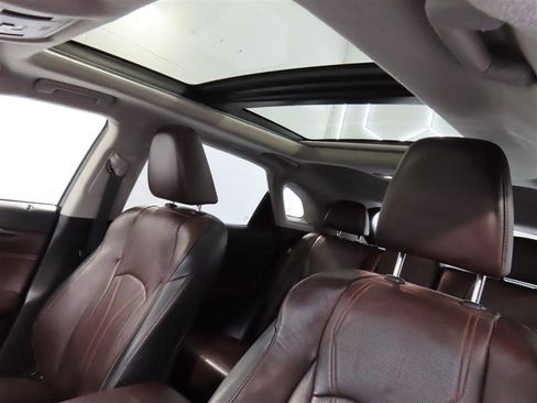 Used 2019 Lexus RX 450h AWD w/ Luxury Package image 18