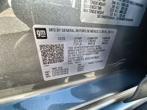 Used 2025 GMC Sierra 1500 AT4X image 35