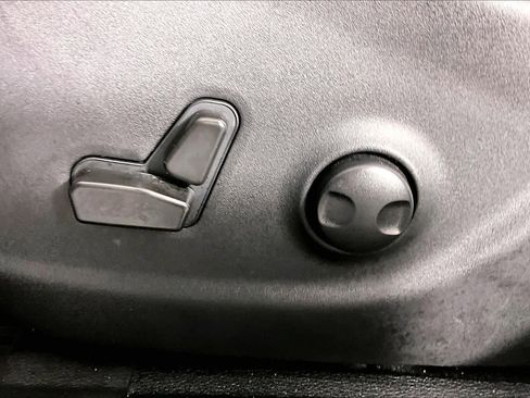 Used 2022 Jeep Cherokee Limited w/ Mopar Interior Package image 34