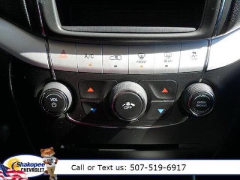 Used 2019 Dodge Journey SE image 25