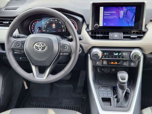 Used 2023 Toyota RAV4 XLE Premium image 26