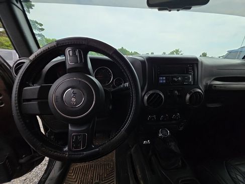 Used 2015 Jeep Wrangler Sport w/ Quick Order Package 23S AWD/4WD image 14
