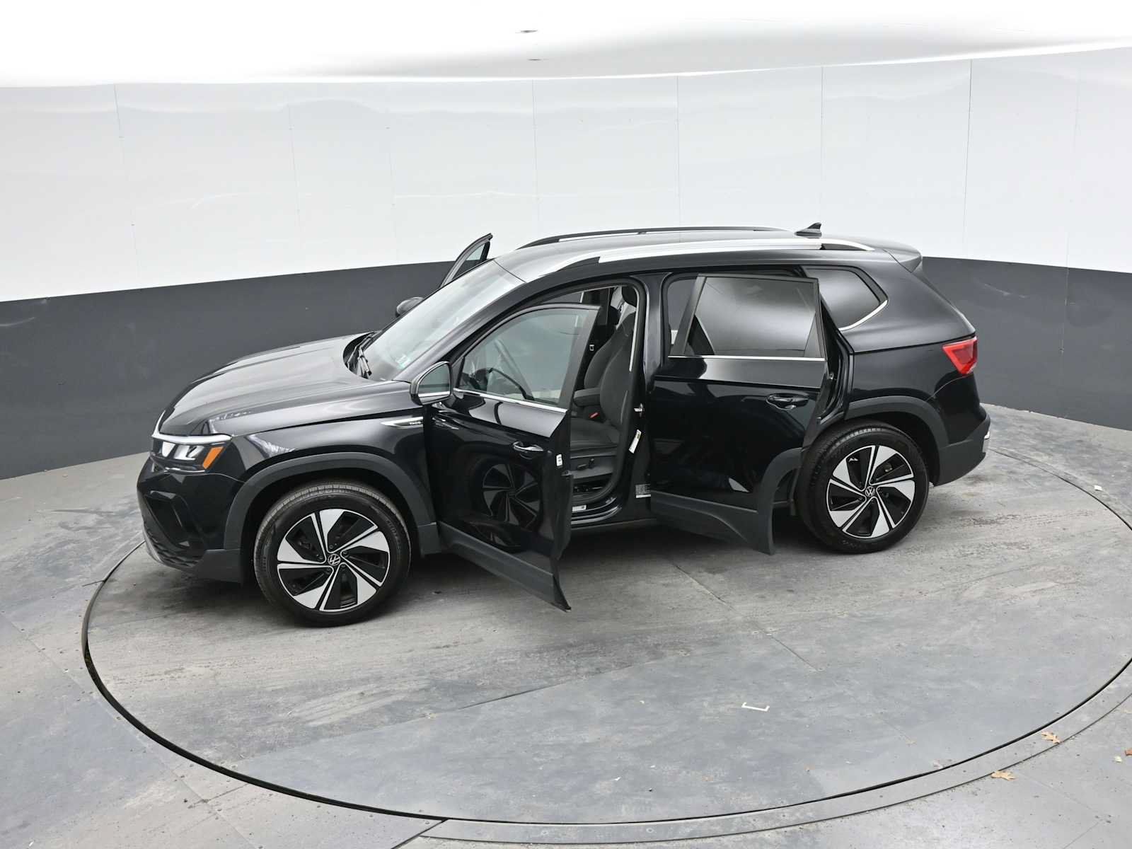 Used 2024 Volkswagen Taos SE AWD/4WD image 51