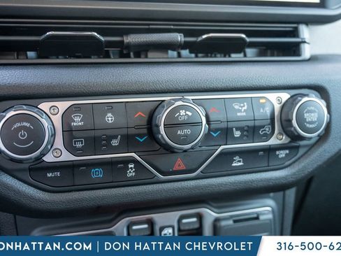 Used 2024 Jeep Wrangler Unlimited image 10