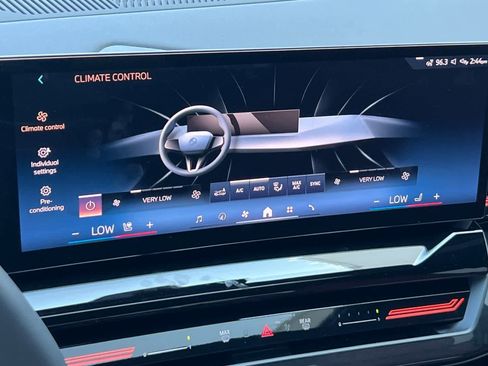 Used 2024 BMW 530i 530i w/ Premium Package image 22