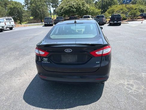 Used 2016 Ford Fusion SE w/ Equipment Group 201A FWD image 10