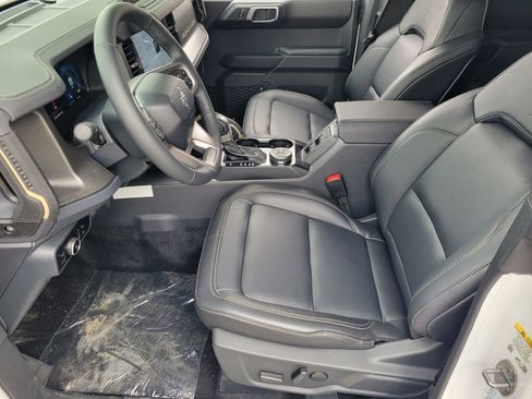 New 2025 Ford Bronco Badlands image 7