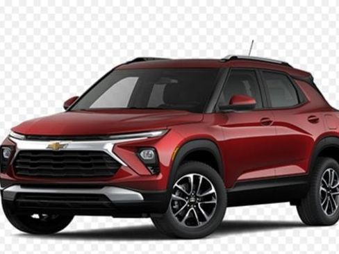 Used 2025 Chevrolet TrailBlazer LT FWD image 2