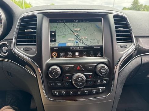 Used 2017 Jeep Grand Cherokee Trailhawk w/ Trailhawk Luxury Group AWD/4WD image 24