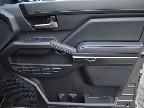 Certified 2025 Toyota Tacoma TRD Off-Road image 24