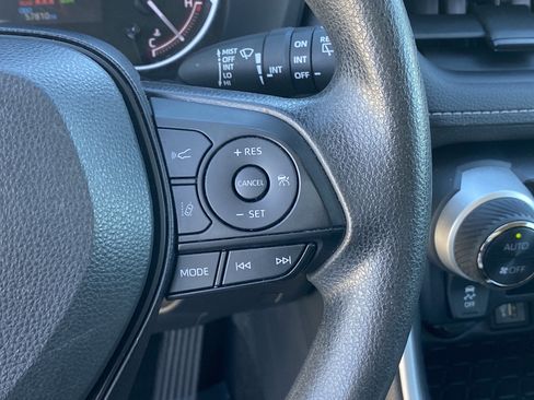 Used 2024 Toyota RAV4 XLE image 28